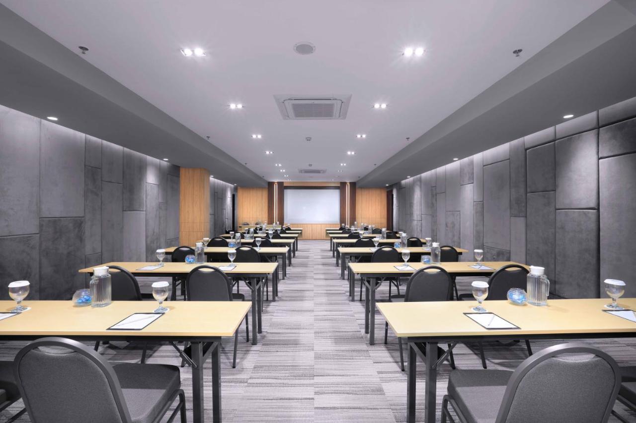 Neo Hotel Puri Indah Jacarta Exterior foto