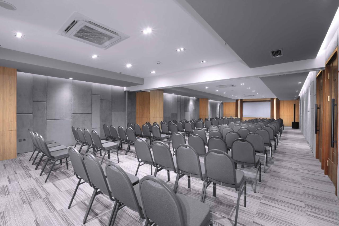 Neo Hotel Puri Indah Jacarta Exterior foto