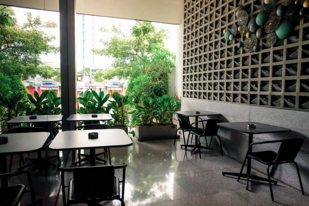 Neo Hotel Puri Indah Jacarta Exterior foto